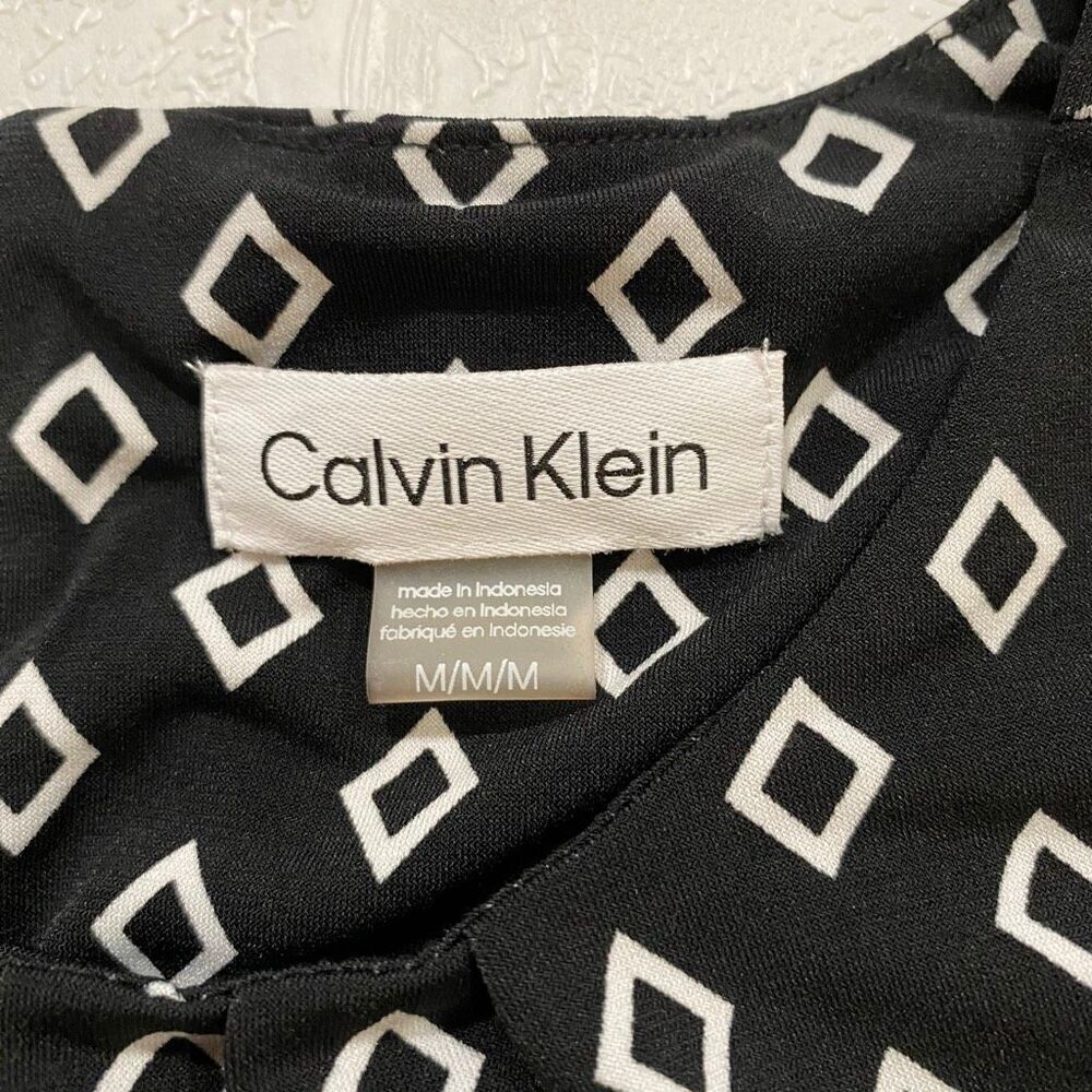 Calvin Klein Black & White Diamond Print Sleeveless Blouse Women’s Medium - Picture 3 of 6